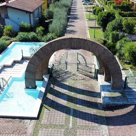 5 Min From Garda, With Free Swimming Pool *