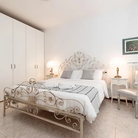 5 Min From Garda, With Free Swimming Pool